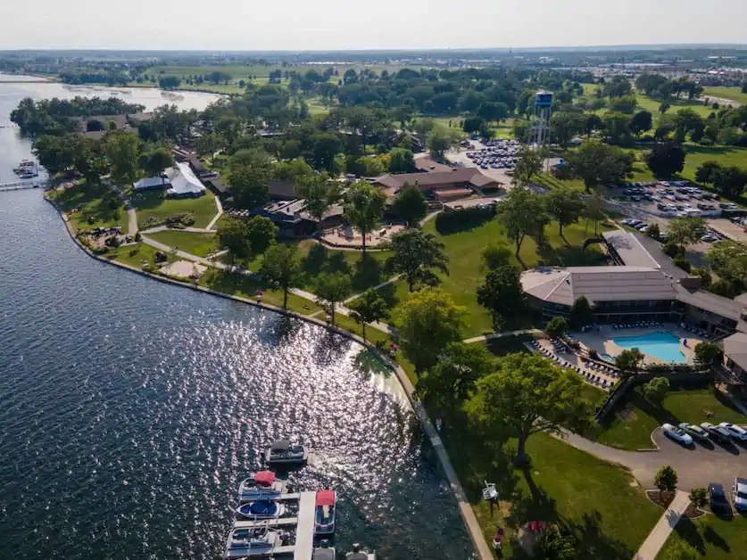 Lake Lawn