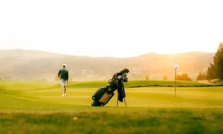 TQR Waxed Canvas Stand Bag Brings Timeless Style and Modern Performance to Sun Mountain’s Lineup